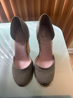 Red Olive Canvas Espadrille Wedges with Pink Insole